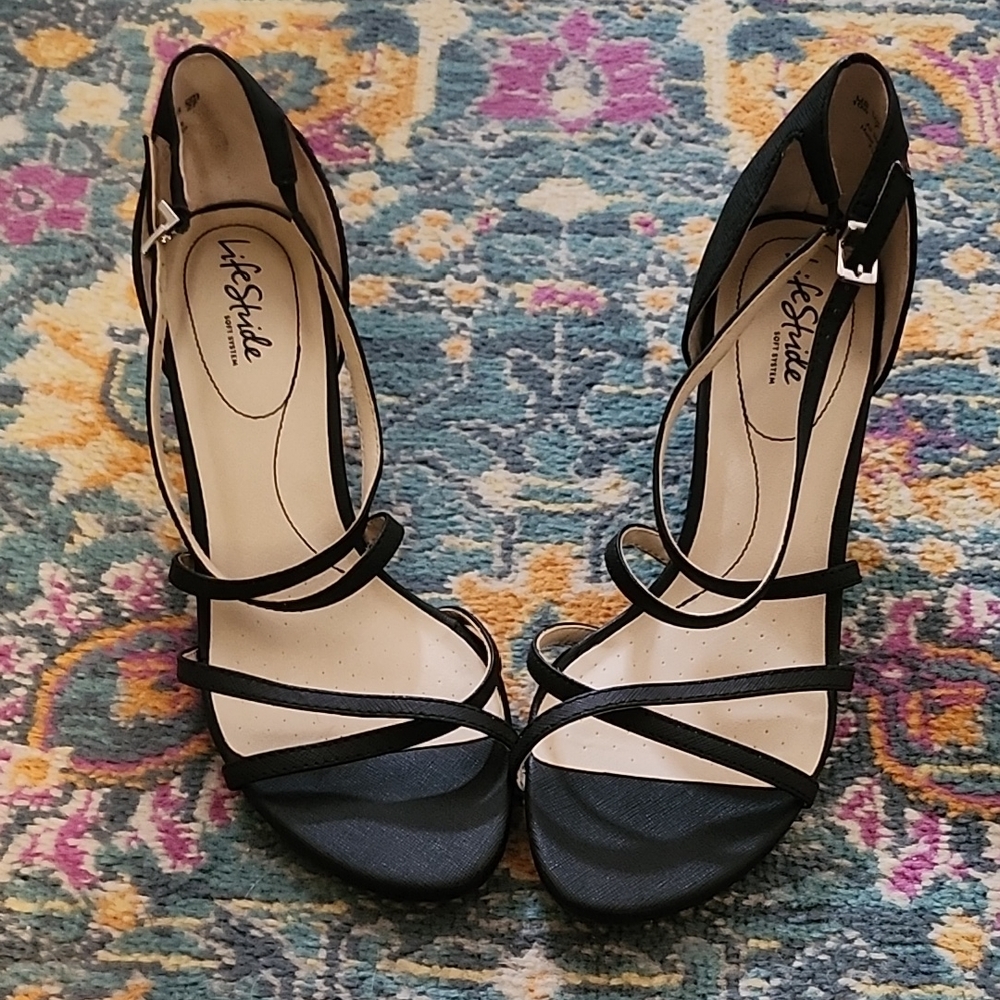 Life Stride Women's Black Strappy Sandals